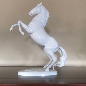 Wein porcelain Standing Horse